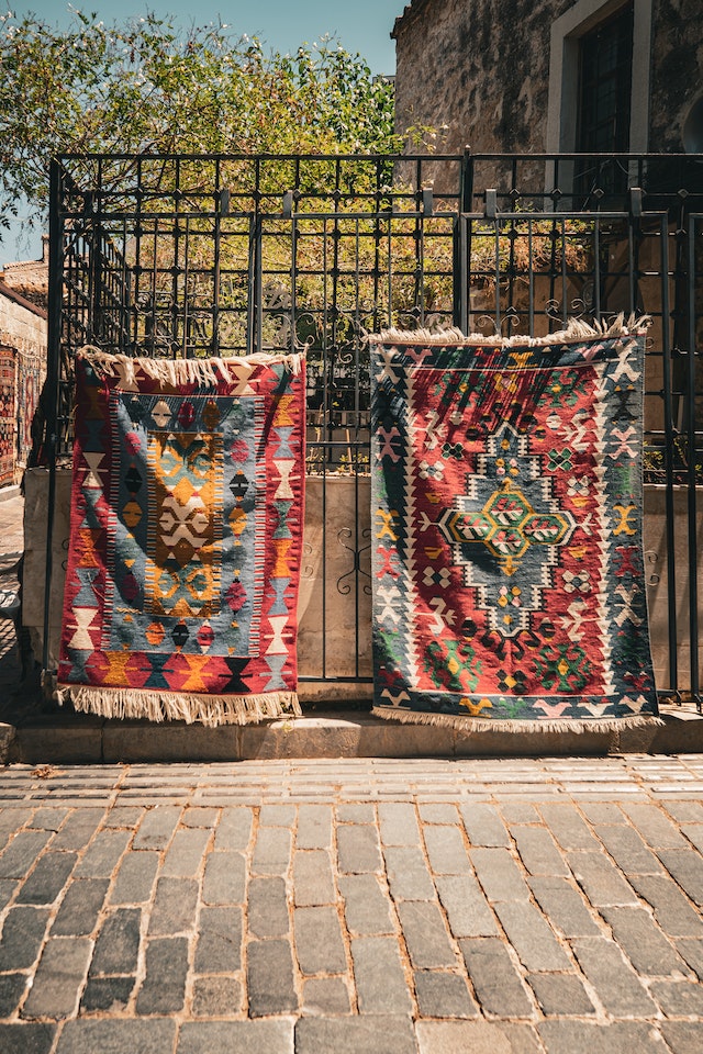 Popularity of Native American Rugs in the Mid-Century Period